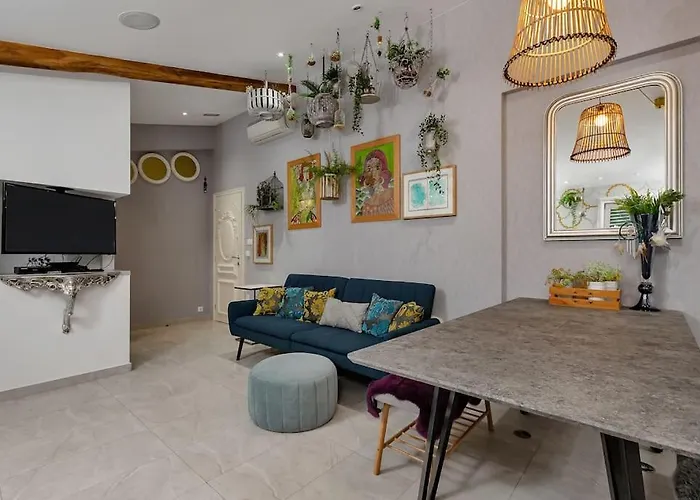 Apartment 2 Bedroom 'marley' *